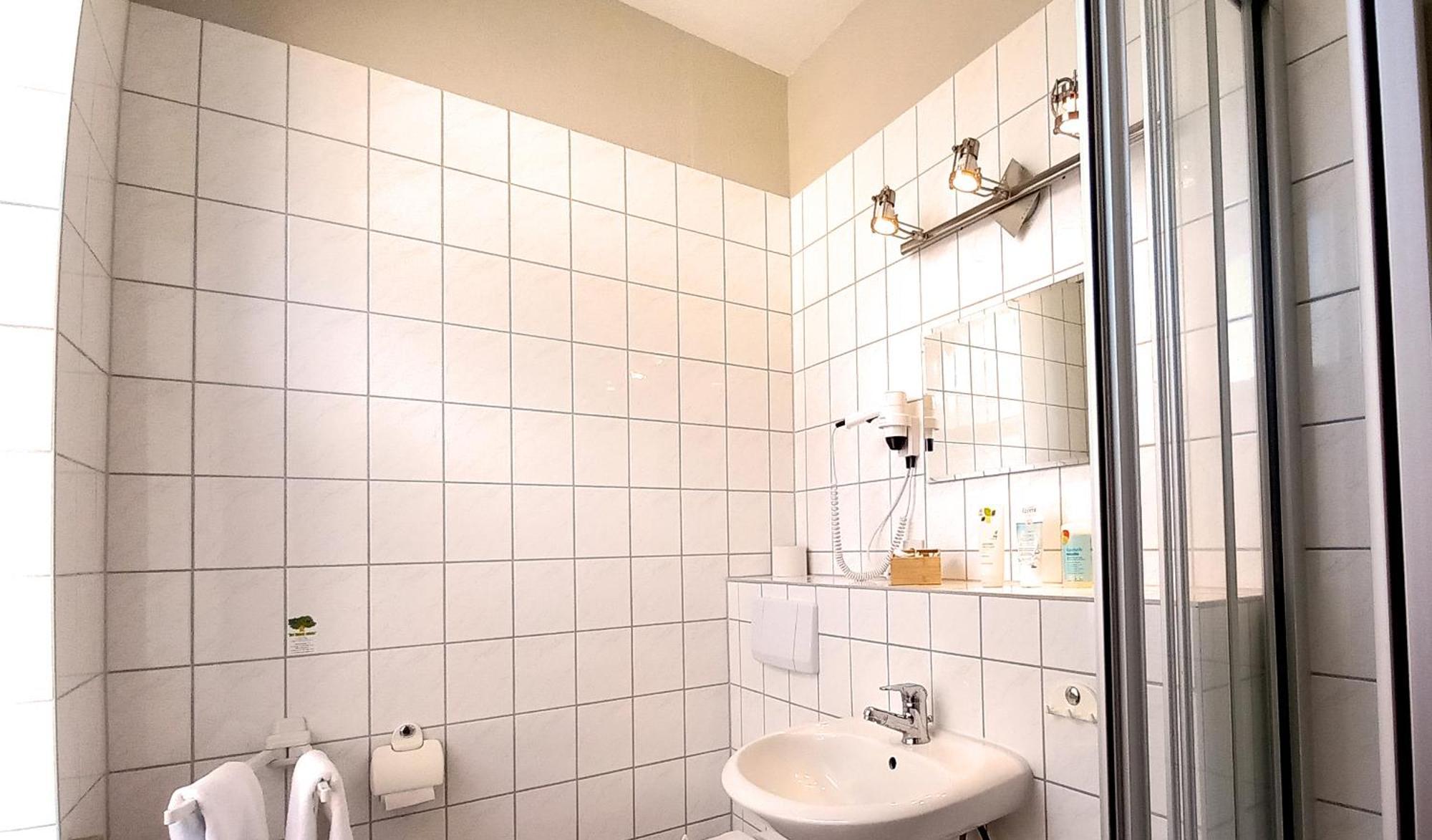 Triskele Haus - Oekologisches Gaestehaus Der Heilstaette Strelitz Neustrelitz Room photo